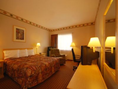 Western Inn&suites Hotel Topeka